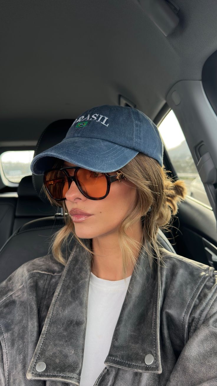 Woman wearing a structured casual hat